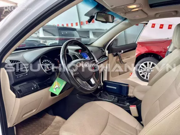 Kia Sorento 2WD 2.2 DATH 2019 - Xe zin nguyên bản theo hãng