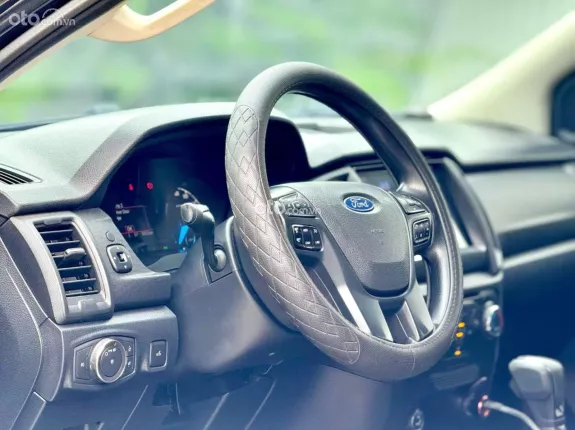 Ford Ranger XLS 2.2 4x2 AT 2019 - Xe tư nhân bao check thoải mái, xe đã bộ ghế da,..