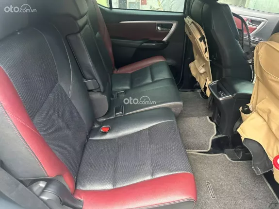 Toyota Fortuner 2.8 AT 4x4 Legender 2022 - Siêu lướt 30.000 km
