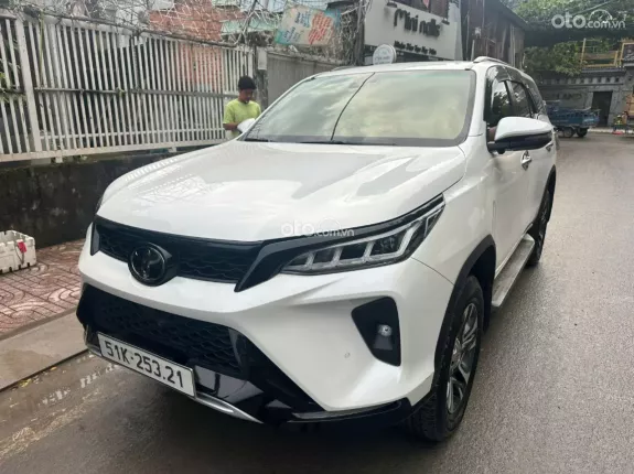 Toyota Fortuner 2.8 AT 4x4 Legender 2022 - Siêu lướt 30.000 km