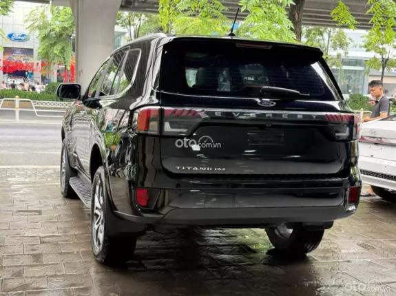 Ford Everest Titanium 2.0 AT 4x2 2025 - Siêu lướt!