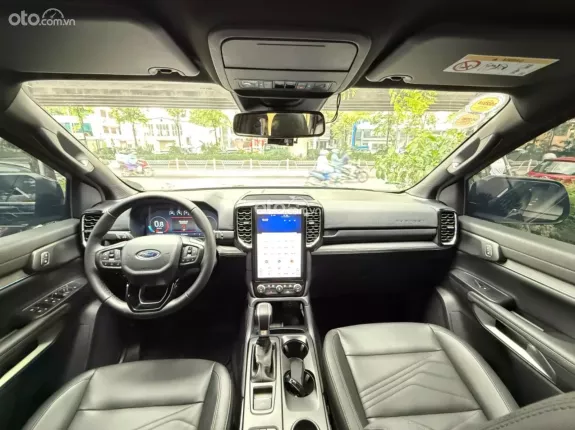 Ford Everest Titanium 2.0 AT 4x2 2025 - Siêu lướt!