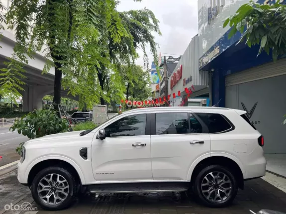 Ford Everest Titanium 2.0 AT 4x2 2025 - Siêu mới