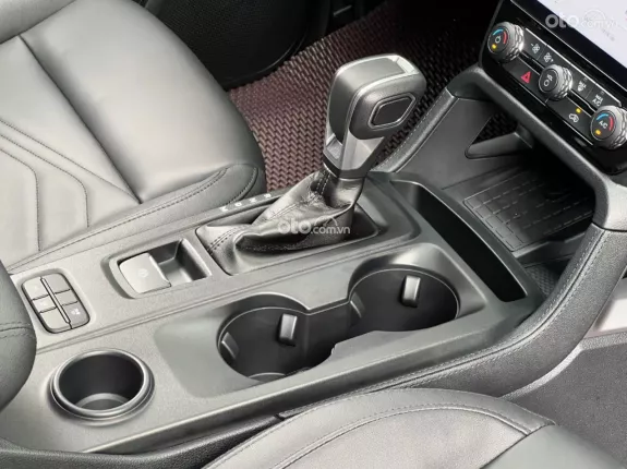 Ford Everest Titanium 2.0 AT 4x2 2025 - Siêu mới