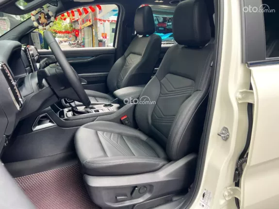 Ford Everest Titanium 2.0 AT 4x2 2025 - Siêu mới