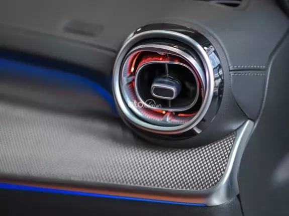 Mercedes-Benz C300 AMG 2023 - Xe sang trọng đã qua sử dụng, chất lượng như mới