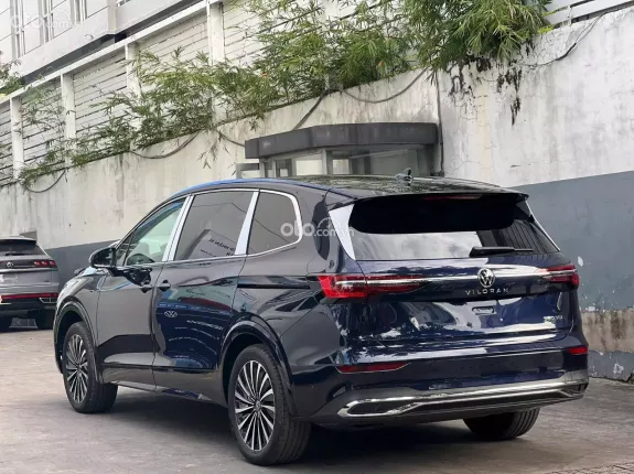 Volkswagen Viloran Luxury 2025 - Màu Xanh Lam theo sở thích cá nhân độc lạ hiếm có không đụng hàng