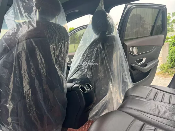 Mercedes-Benz GLC 300 4Matic 2017 - Cập bến sẵn 1 em bao chất lượng