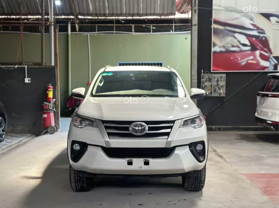 Toyota Fortuner 2.4G 4x2 AT  2018 - Xe bản dầu cho AE chạy công ty