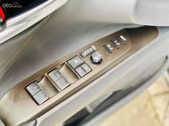 Toyota Camry 2.0Q 2022 - Hỗ trợ vay ngân hàng, giao xe tận nơi