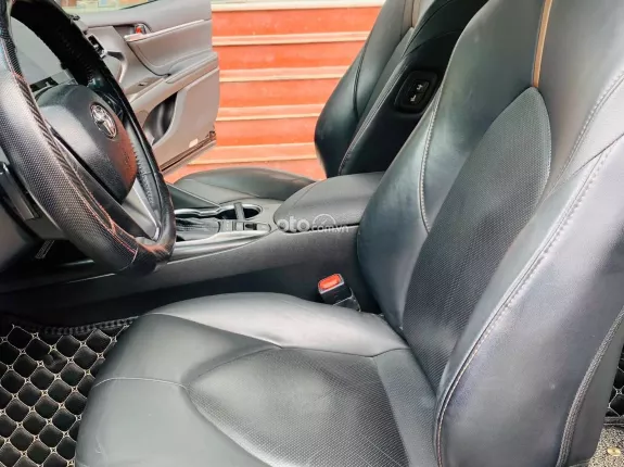 Toyota Camry 2.0Q 2022 - Hỗ trợ vay ngân hàng, giao xe tận nơi