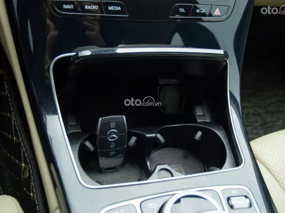 Mercedes-Benz C180 AMG 2021 - Liên hệ để xem xe trực tiếp