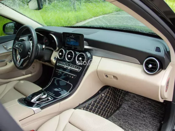 Mercedes-Benz C180 AMG 2021 - Liên hệ để xem xe trực tiếp