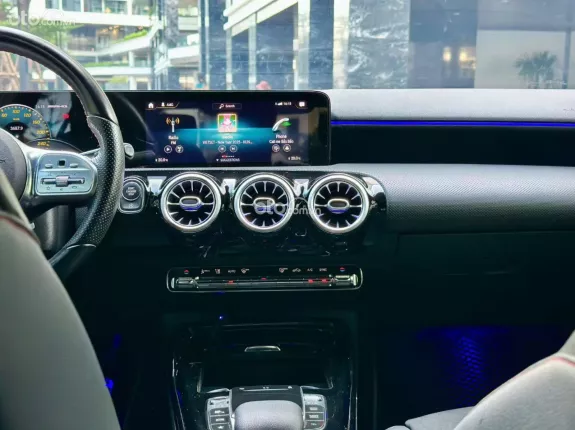 Mercedes-Benz A35 4MATIC 2020 - Xe đăng ký 2021, bảo dưỡng đầy đủ check thoải mái