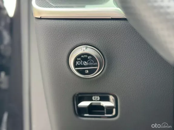 Mercedes-Benz GLC 300 2023 - Xe đăng ký T12/2024