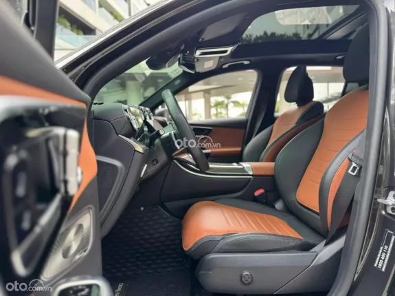 Mercedes-Benz GLC 300 2023 - Xe đăng ký T12/2024