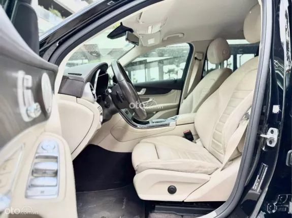Mercedes-Benz GLC 200 4Matic 2021 - Xe bảo dưỡng full lịch sử hãng 1 chủ từ mới