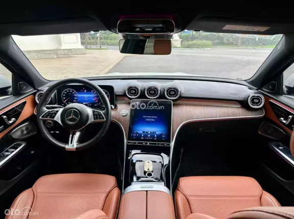 Mercedes-Benz C200 Avantgarde Plus 2022 - 1 chủ mua mới từ hãng, bảo dưỡng full lịch sử hãng