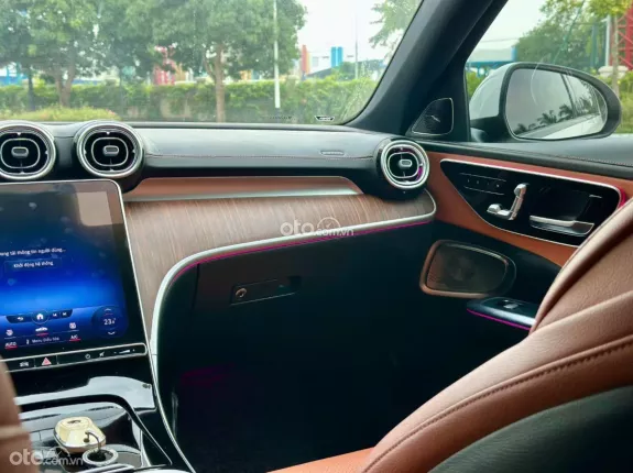 Mercedes-Benz C200 Avantgarde Plus 2022 - 1 chủ mua mới từ hãng, bảo dưỡng full lịch sử hãng