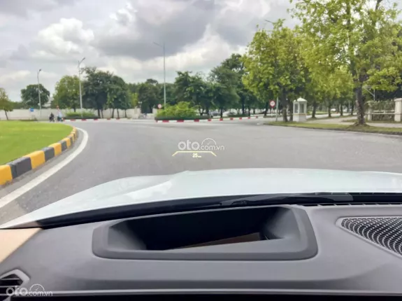 BMW 320i Sport Line 2023 - Xe Option có cả HUD trên kính lái, Màn hình cong liền khối cảm ứng