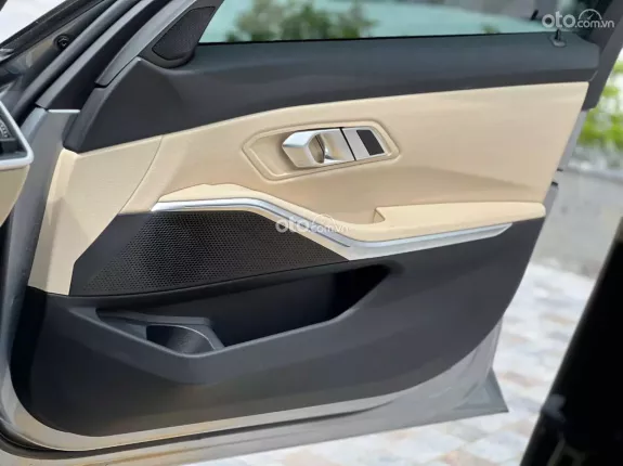 BMW 320i Sport Line 2023 - Xe Option có cả HUD trên kính lái, Màn hình cong liền khối cảm ứng