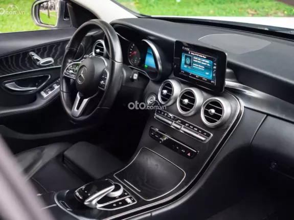 Mercedes-Benz C200 2.0 AT 2018 - Xe sang trọng phiên bản Facelift 2019 cực chất