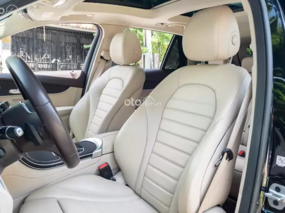 Mercedes-Benz GLC 300 4Matic 2021 - Phiên bản facelift với thiết kế ấn tượng