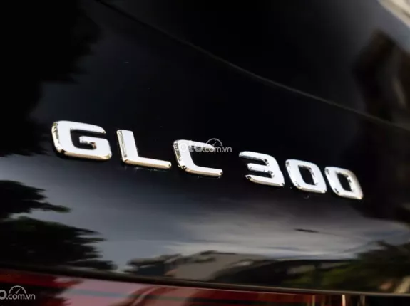 Mercedes-Benz GLC 300 4Matic 2021 - Phiên bản facelift với thiết kế ấn tượng