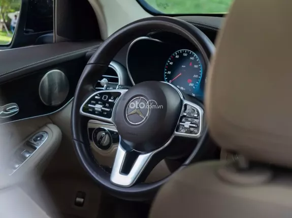 Mercedes-Benz GLC 300 4Matic 2021 - Phiên bản facelift với thiết kế ấn tượng