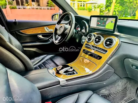 Mercedes-Benz GLC 250 4Matic 2018 - Xe SUV cao cấp full option 2018