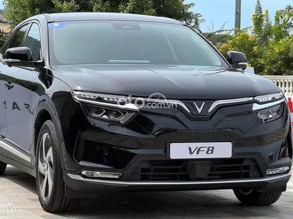 VinFast VF8 Eco 2025 - Ưu đãi gần 200 triệu, tặng xe điện ngay trong Tháng 10