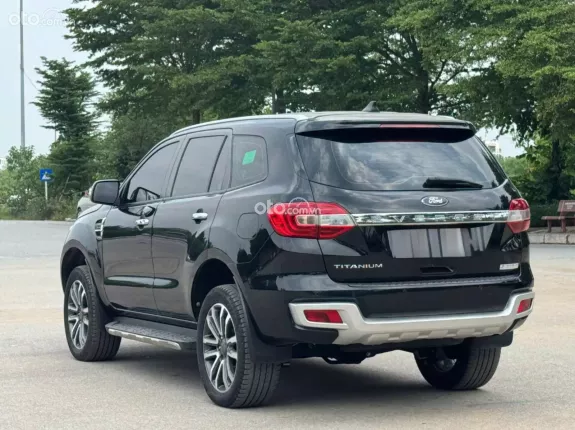 Ford Everest Titanium 2.0 AT 4x2 2020 - Xe cực đẹp, giữ gìn kỹ, Odo chuẩn 12 vạn km zin