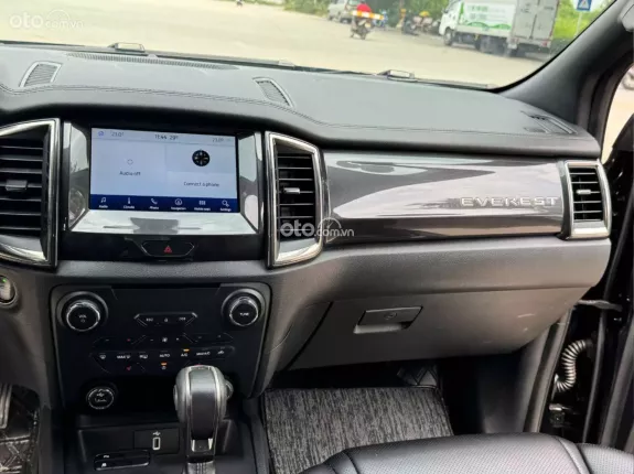 Ford Everest Titanium 2.0 AT 4x2 2020 - Xe cực đẹp, giữ gìn kỹ, Odo chuẩn 12 vạn km zin