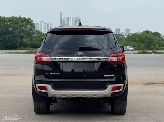 Ford Everest Titanium 2.0 AT 4x2 2020 - Xe cực đẹp, giữ gìn kỹ, Odo chuẩn 12 vạn km zin