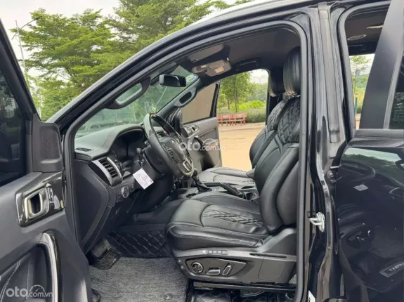 Ford Everest Titanium 2.0 AT 4x2 2020 - Xe cực đẹp, giữ gìn kỹ, Odo chuẩn 12 vạn km zin