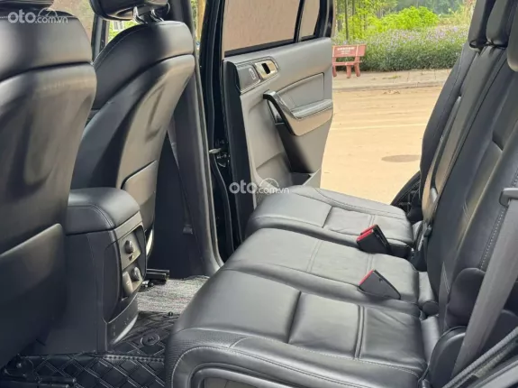 Ford Everest Titanium 2.0 AT 4x2 2020 - Xe cực đẹp, giữ gìn kỹ, Odo chuẩn 12 vạn km zin