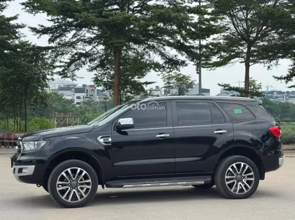 Ford Everest Titanium 2.0 AT 4x2 2020 - Xe cực đẹp, giữ gìn kỹ, Odo chuẩn 12 vạn km zin