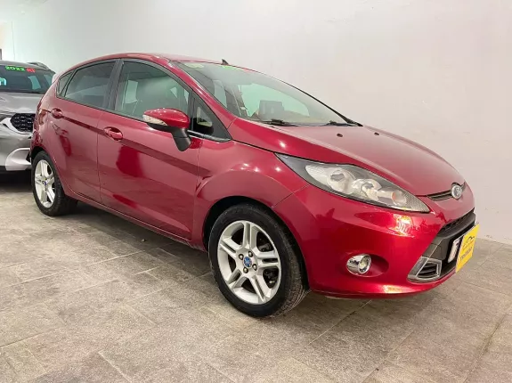 Ford Fiesta S 1.6 AT 2011 - Bán xe hatchback 2011 giá tốt tại Quy Nhơn