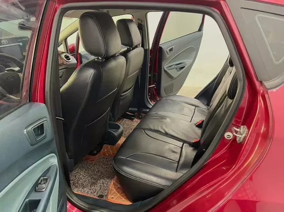 Ford Fiesta S 1.6 AT 2011 - Bán xe hatchback 2011 giá tốt tại Quy Nhơn