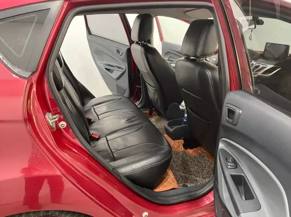 Ford Fiesta S 1.6 AT 2011 - Bán xe hatchback 2011 giá tốt tại Quy Nhơn