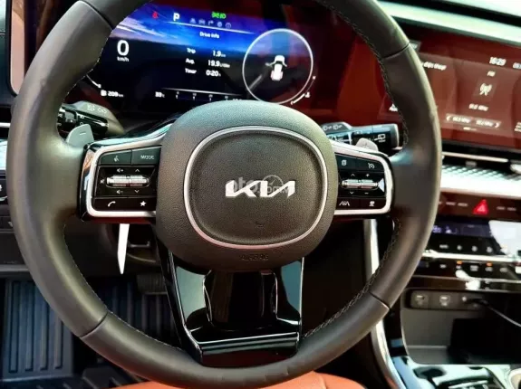 Kia Carnival 2.2D Signature 2024 - KiA Canival 2.2D Signature 2024