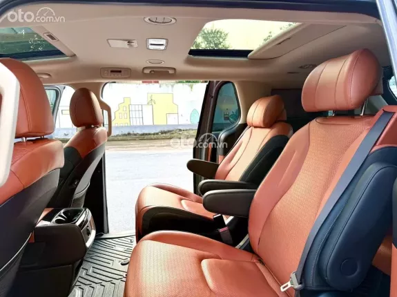 Kia Carnival 2.2D Signature 2024 - KiA Canival 2.2D Signature 2024