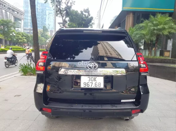 Toyota Land Cruiser Prado TX-L 2022 - Việt Nam