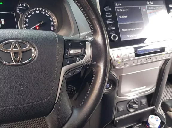 Toyota Land Cruiser Prado TX-L 2022 - Việt Nam