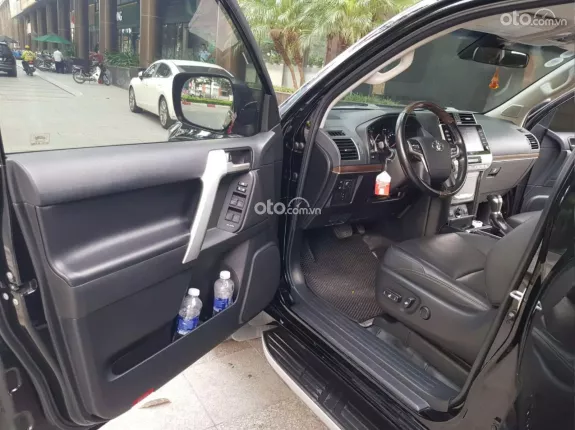 Toyota Land Cruiser Prado TX-L 2022 - Việt Nam