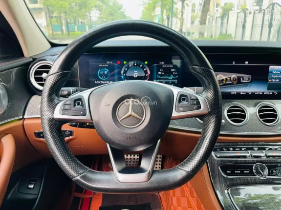 Mercedes-Benz E300 AMG 2017 - Trắng nâu màu hot giá tốt