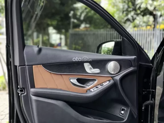 Mercedes-Benz GLC 300 4Matic V1 2022 - Bản V1