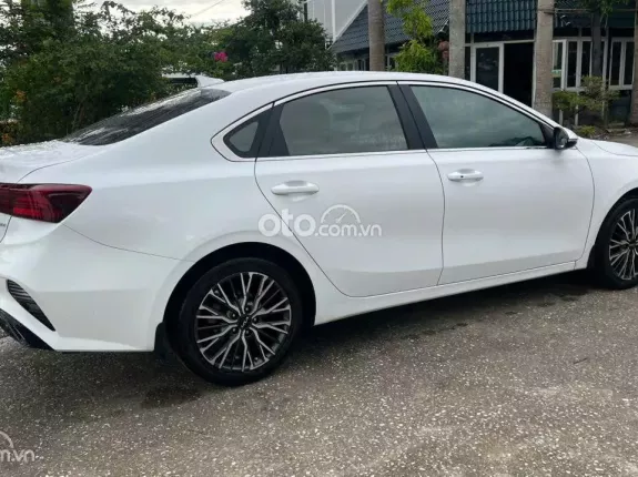 Kia K3 1.6 Premium 2022 - Mẫu xe hạng C đầm chắc, giá tốt sang tên ngay
