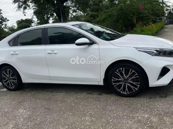 Kia K3 1.6 Premium 2022 - Mẫu xe hạng C đầm chắc, giá tốt sang tên ngay