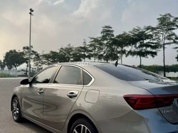 Kia Cerato 1.6 AT Luxury 2021 - Form dáng thể thao, nội thất cao cấp